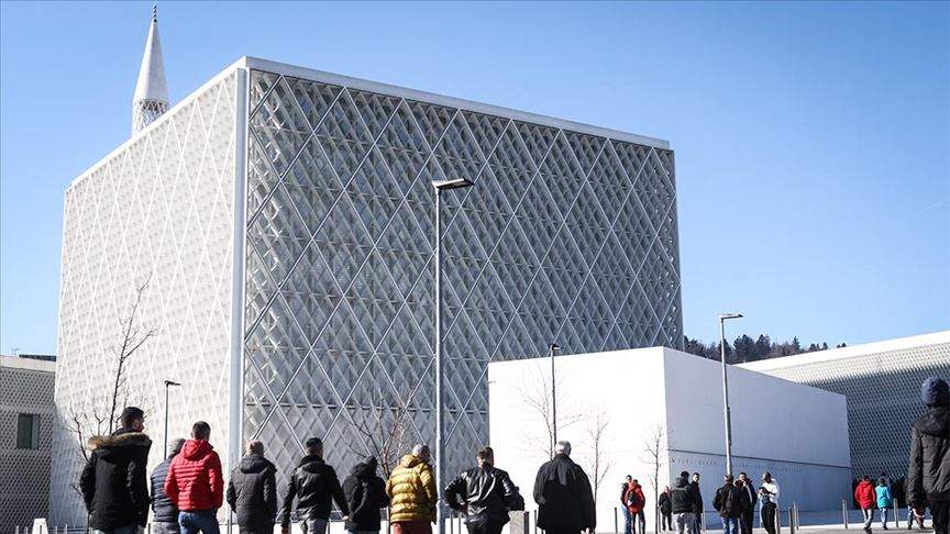 Klanjan prvi džuma-namaz u novoizgrađenoj džamiji u Ljubljani